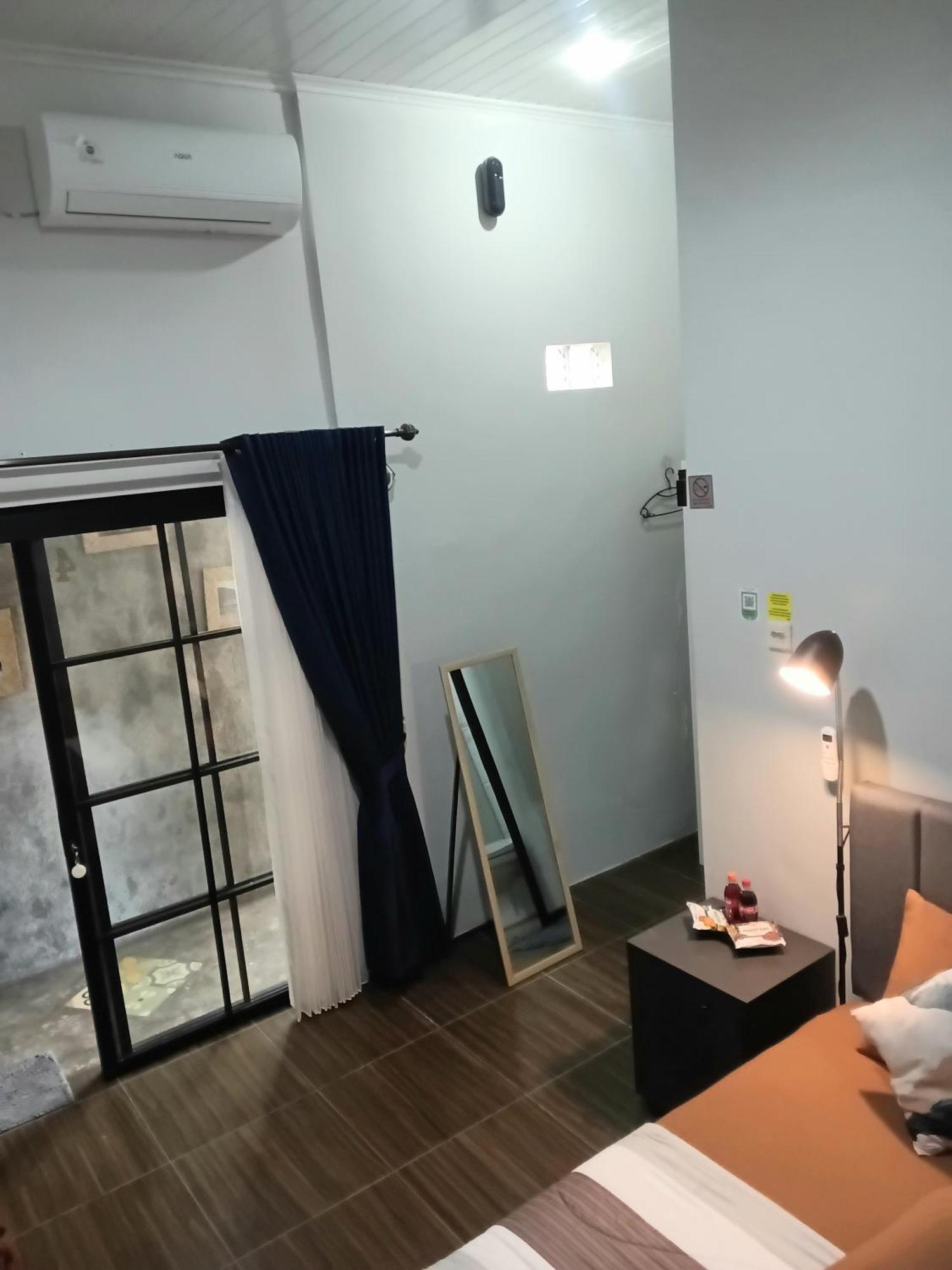 Privatunterkunft 24staycationhome *